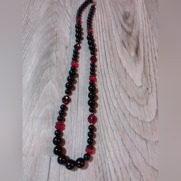 Vintage red..black..gold necklace - Picture 1 of 4